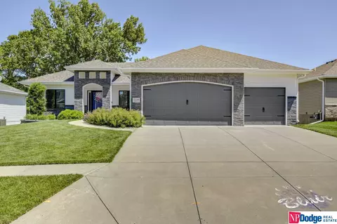 2296 Fieldcrest Dr, Blair, NE 68008