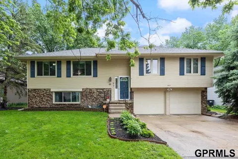 5917 S 149 St, Omaha, NE 68137