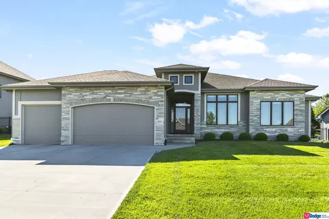 10461 S 125 Ave, Papillion, NE 68046