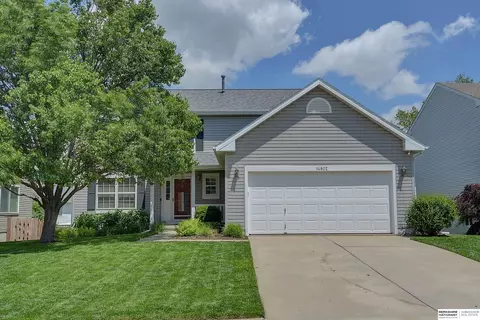14802 Ruggles St, Omaha, NE 68116