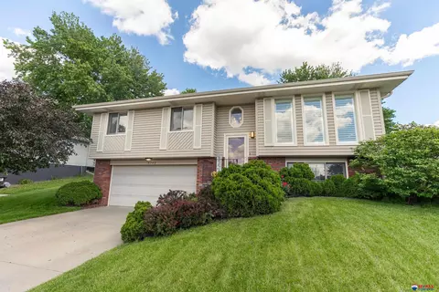 6140 S 41st St, Lincoln, NE 68516