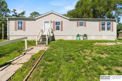 606 S 1st St, Plattsmouth, NE 68048