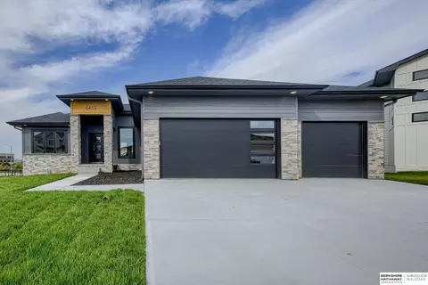 11127 N 161 Ave, Bennington, NE 68007
