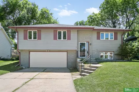 15179 R St, Omaha, NE 68137