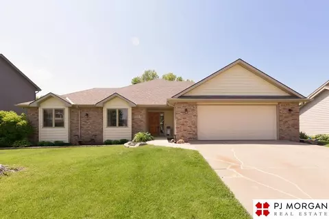 20819 Plum St, Omaha, NE 68022