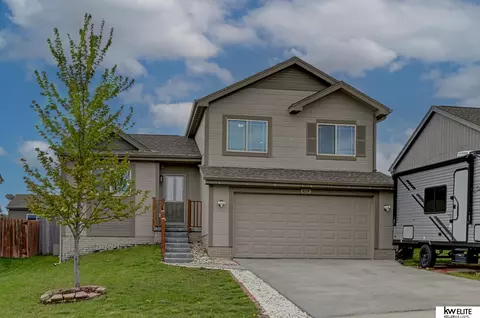 9119 Hanover St, Omaha, NE 68122