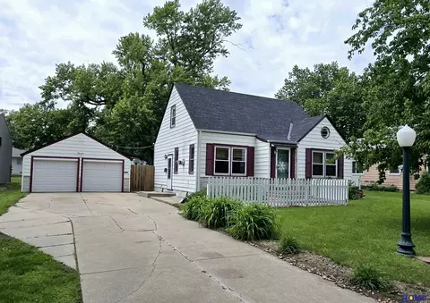 1005 N 15 St, Beatrice, NE 68310