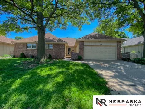 917 S 118 Plz, Omaha, NE 68154