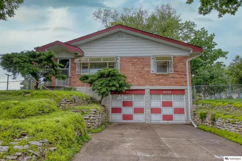 9506 Linden Ave, Bellevue, NE 68147