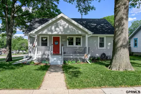 2142 N 68th St, Lincoln, NE 68505