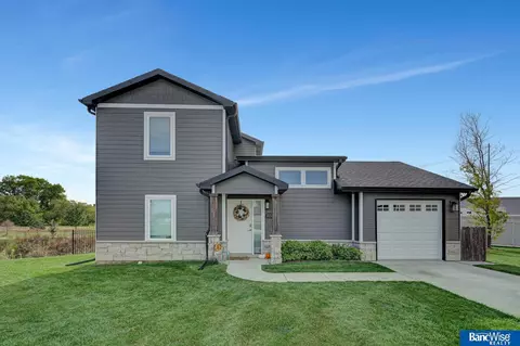 3553 Holly Blue Dr, Lincoln, NE 68504