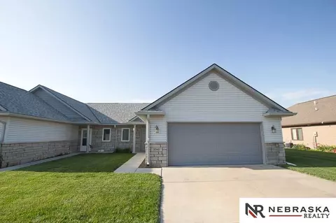 3740 Frederick Pl, Lincoln, NE 68504