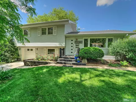 8708 Fowler Ave, Omaha, NE 68134