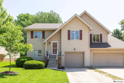 1907 N 123rd St, Omaha, NE 68154