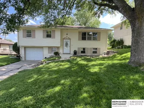 6611 Nebraska Ave, Omaha, NE 68104