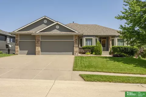 4405 N 156 Avenue Cir, Omaha, NE 68116