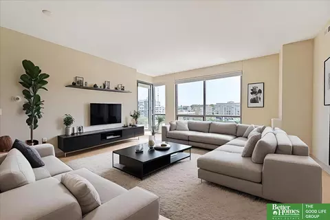 120 S 31 Ave #5403, Omaha, NE 68114
