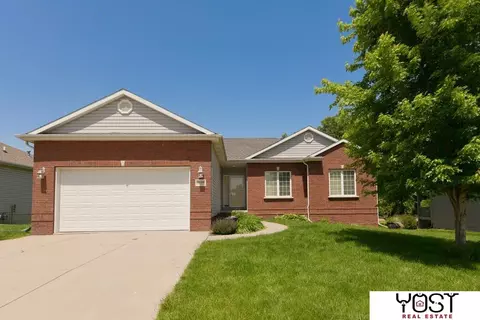 16408 Timberlane Dr, Omaha, NE 68136