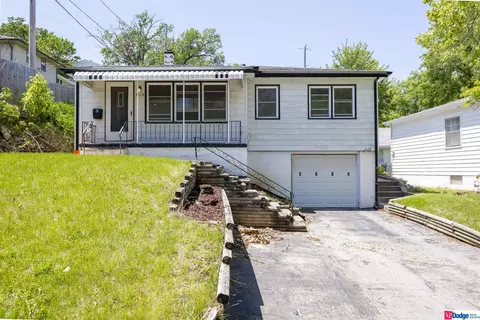4112 N 65th St, Omaha, NE 68104