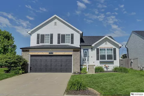 7304 N 108th St, Omaha, NE 68142