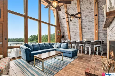 156 Ginger Cove Rd, Valley, NE 68064