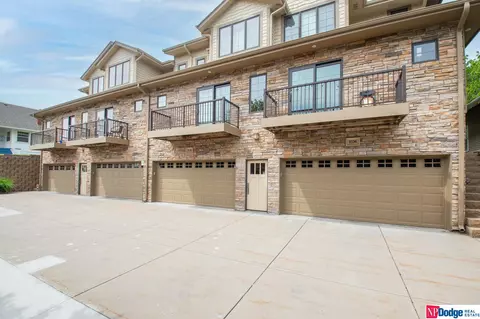 5138 Dodge St, Omaha, NE 68132