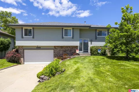 13526 Atwood Ave, Omaha, NE 68144