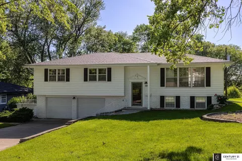 1908 S 93rd St, Omaha, NE 68124