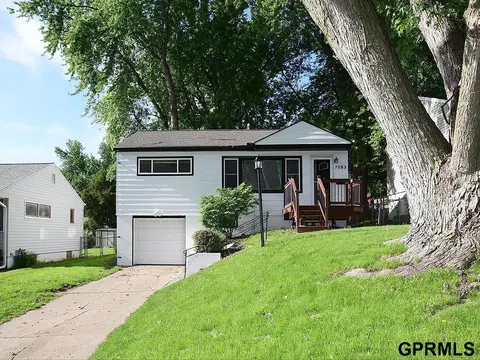 7083 Charles St, Omaha, NE 68132