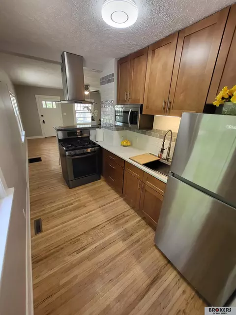 1025 Harrison Ave, Lincoln, NE 68502