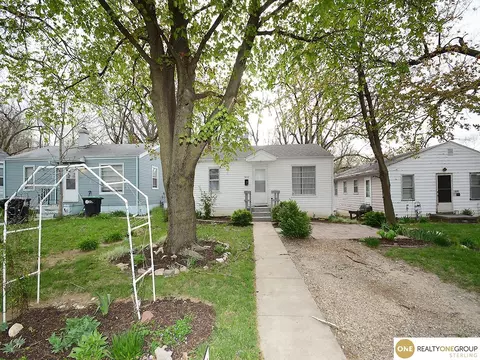 3327 N 37th St, Omaha, NE 68111