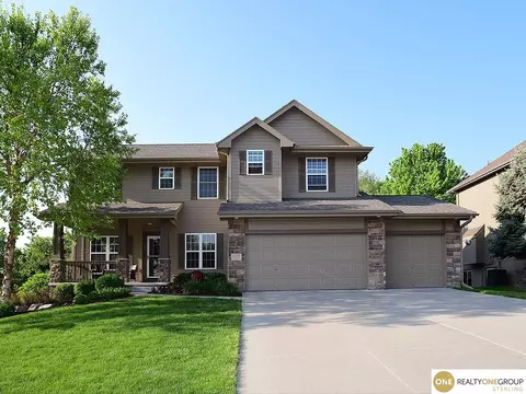 19717 Jacobs St, Omaha, NE 68135