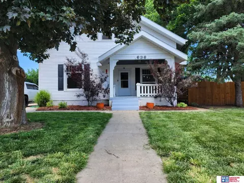 636 W Court St, Beatrice, NE 68310