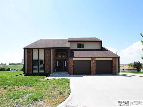 345 Spruce St #3, Springfield, NE 68059