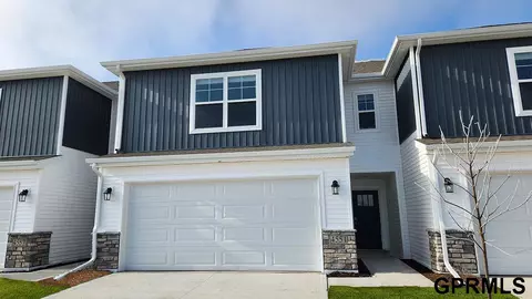 20455 Margo St, Omaha, NE 68136