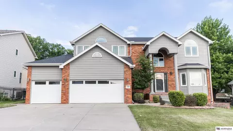 7510 Elk Creek Dr, Lincoln, NE 68516