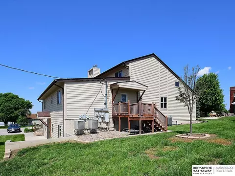 345 Spruce St, Springfield, NE 68059 photo 2