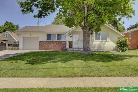 3411 S 48th St, Omaha, NE 68106