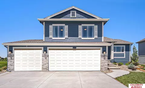 7918 N 112 St, Omaha, NE 68142