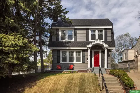 2822 S 33 St, Omaha, NE 68105