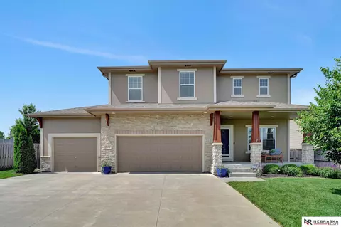 7151 Countryview Rd, Lincoln, NE 68516