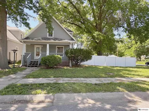 1135 N 25th St, Lincoln, NE 68503