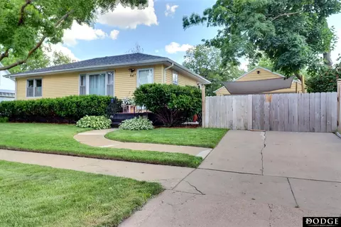 647 E 15 St, Fremont, NE 68025