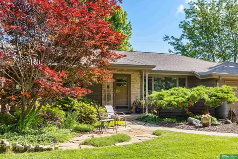 6466 Cuming St, Omaha, NE 68132