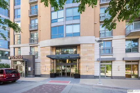 220 S 31st Ave #3310, Omaha, NE 68131