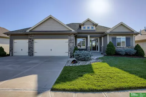 10921 S 175th Ave, Omaha, NE 68136