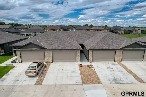 2806 Sheila Ln, Lincoln, NE 68516