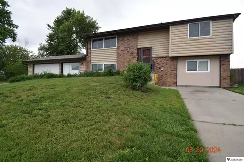 13620 Kenilworth St, Waverly, NE 68462