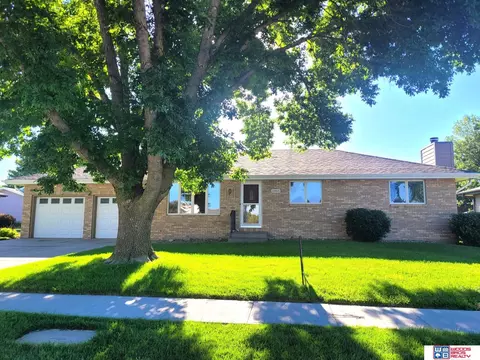 1868 N 4th St, Seward, NE 68434