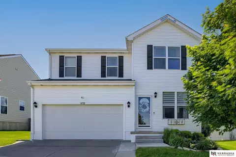 8713 S 164th St, Omaha, NE 68136